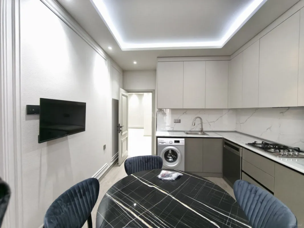 Satılır 3 otaqlı mənzil 148 m²
