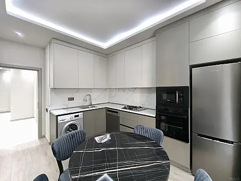 Satılır 3 otaqlı mənzil 148 m²