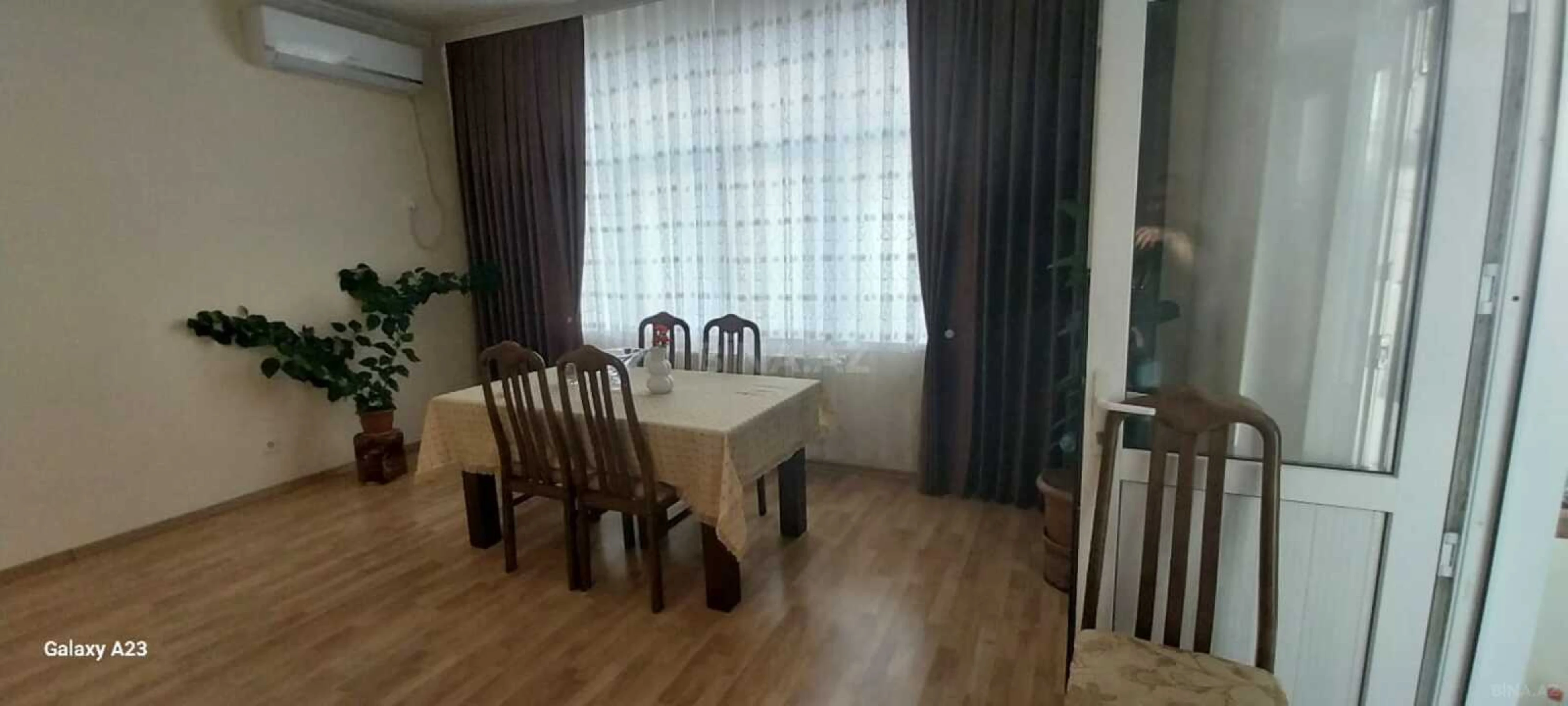 Satılır 2 otaqlı mənzil 116 m²