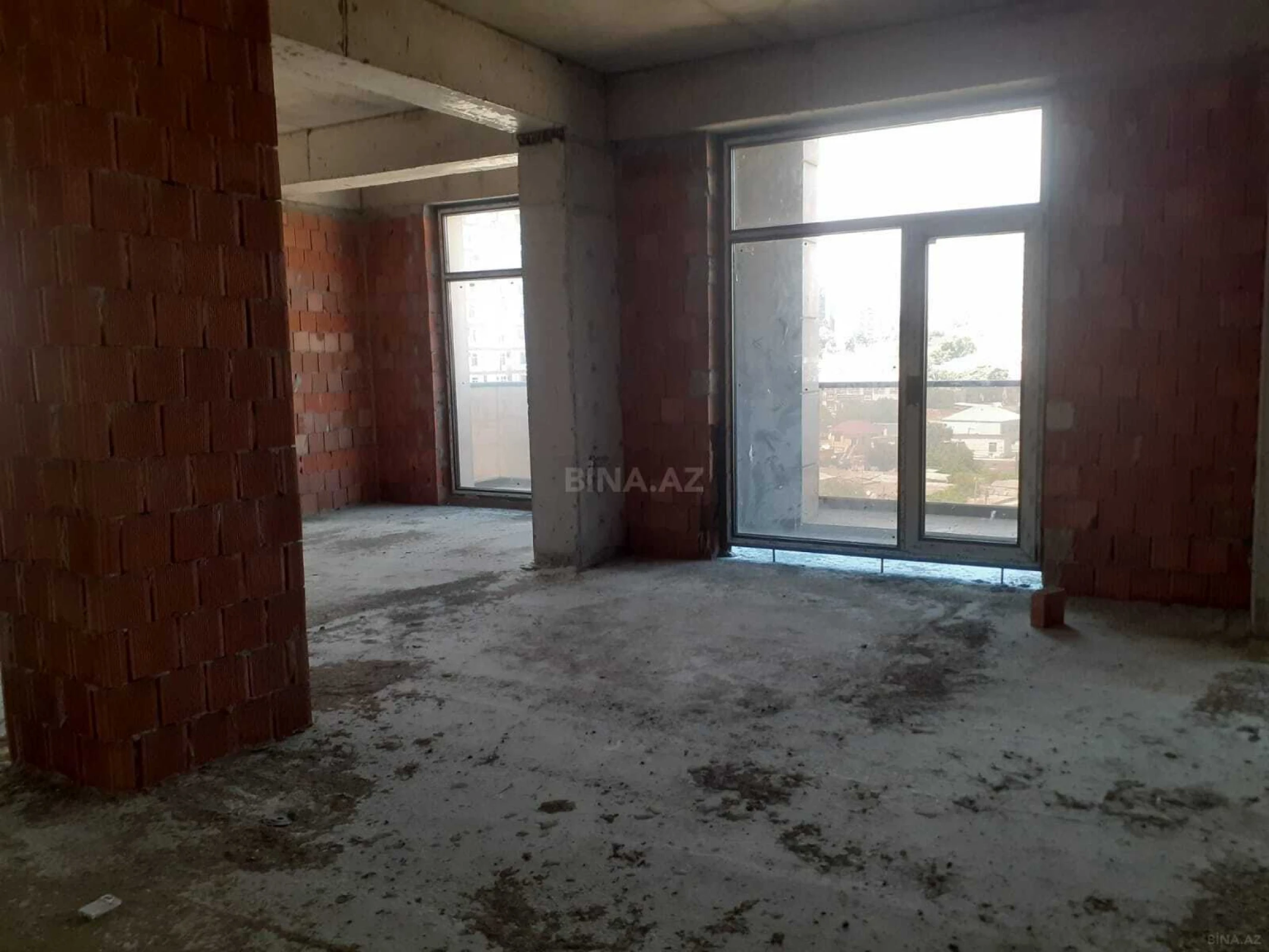 Satılır 3 otaqlı mənzil 118.5 m²