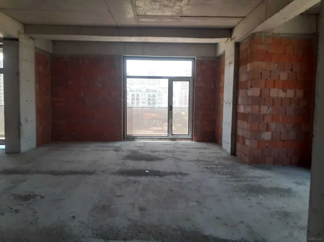 Satılır 3 otaqlı mənzil 118.5 m²