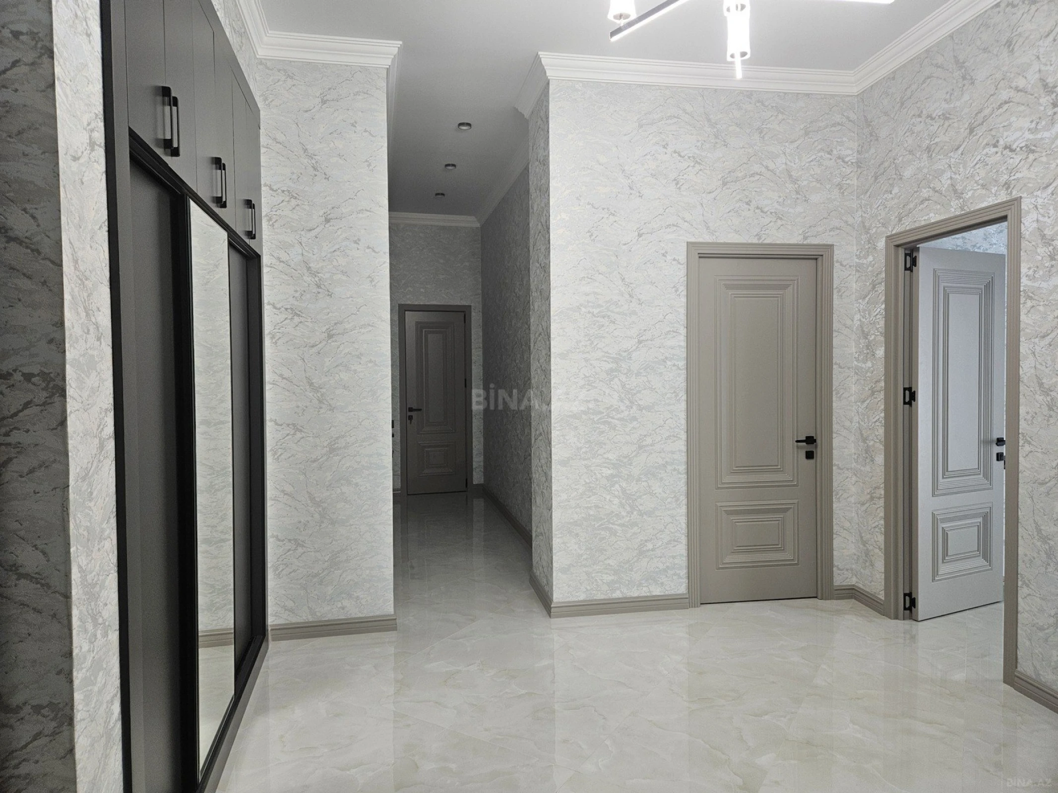 Kirayə verilir 3 otaqlı mənzil 140 m²