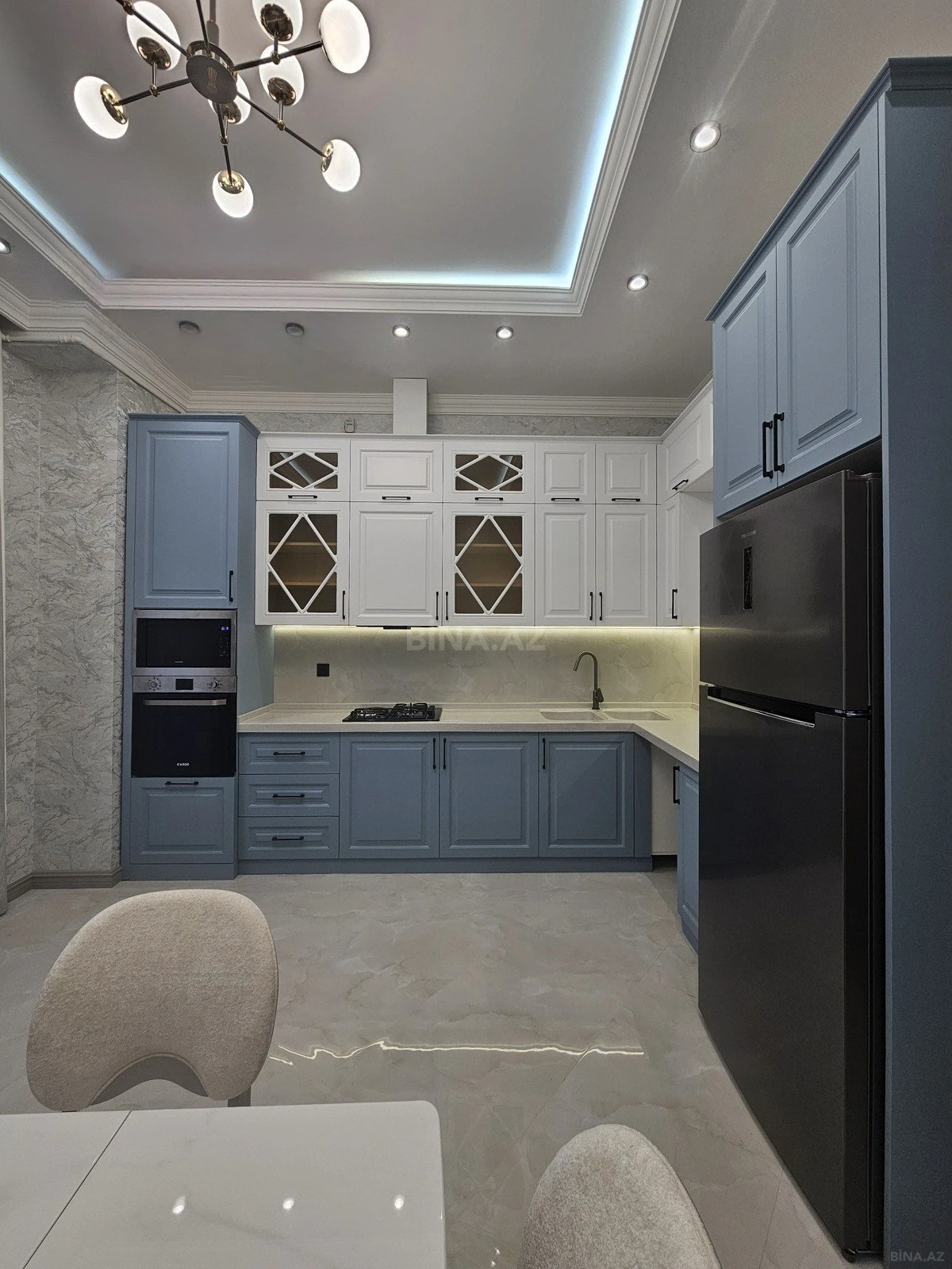 Kirayə verilir 3 otaqlı mənzil 140 m²