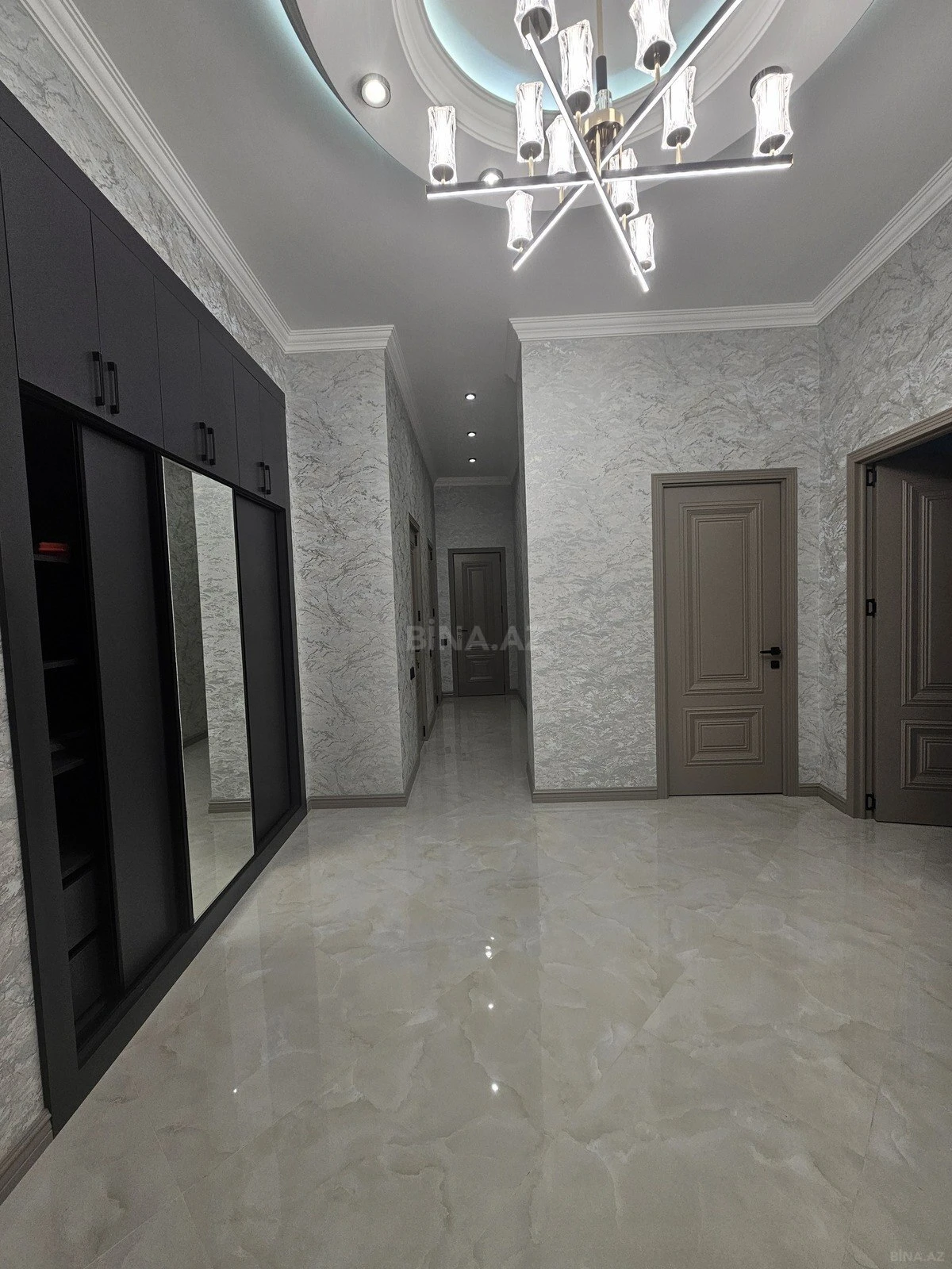 Kirayə verilir 3 otaqlı mənzil 140 m²