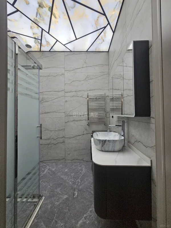 Kirayə verilir 3 otaqlı mənzil 140 m²