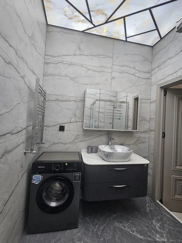 Kirayə verilir 3 otaqlı mənzil 140 m²