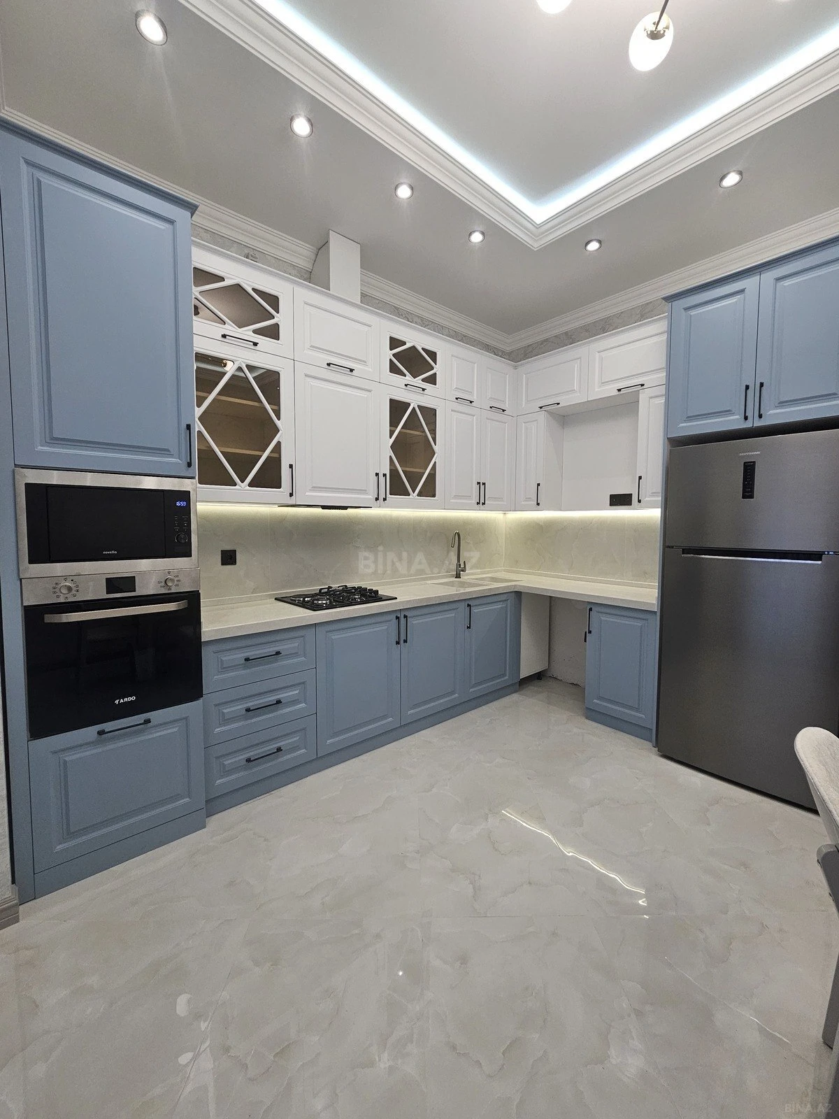 Kirayə verilir 3 otaqlı mənzil 140 m²