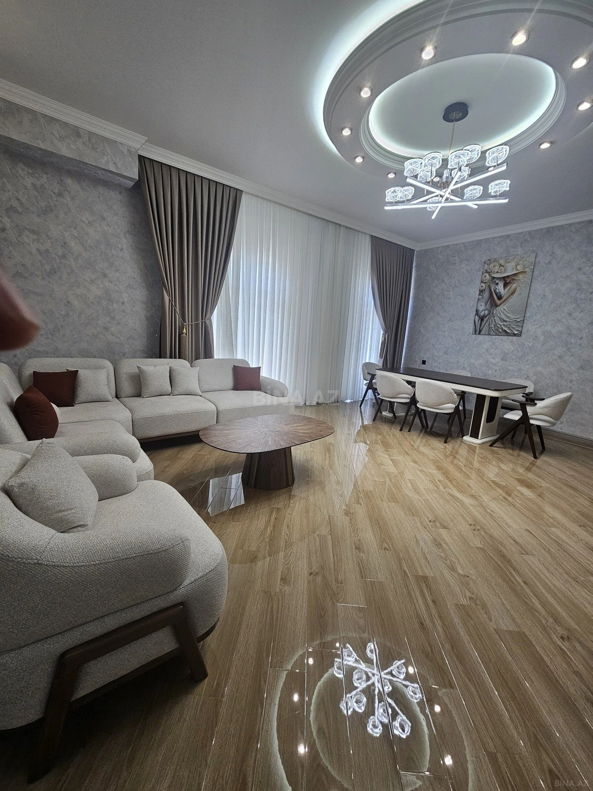 Kirayə verilir 3 otaqlı mənzil 140 m²