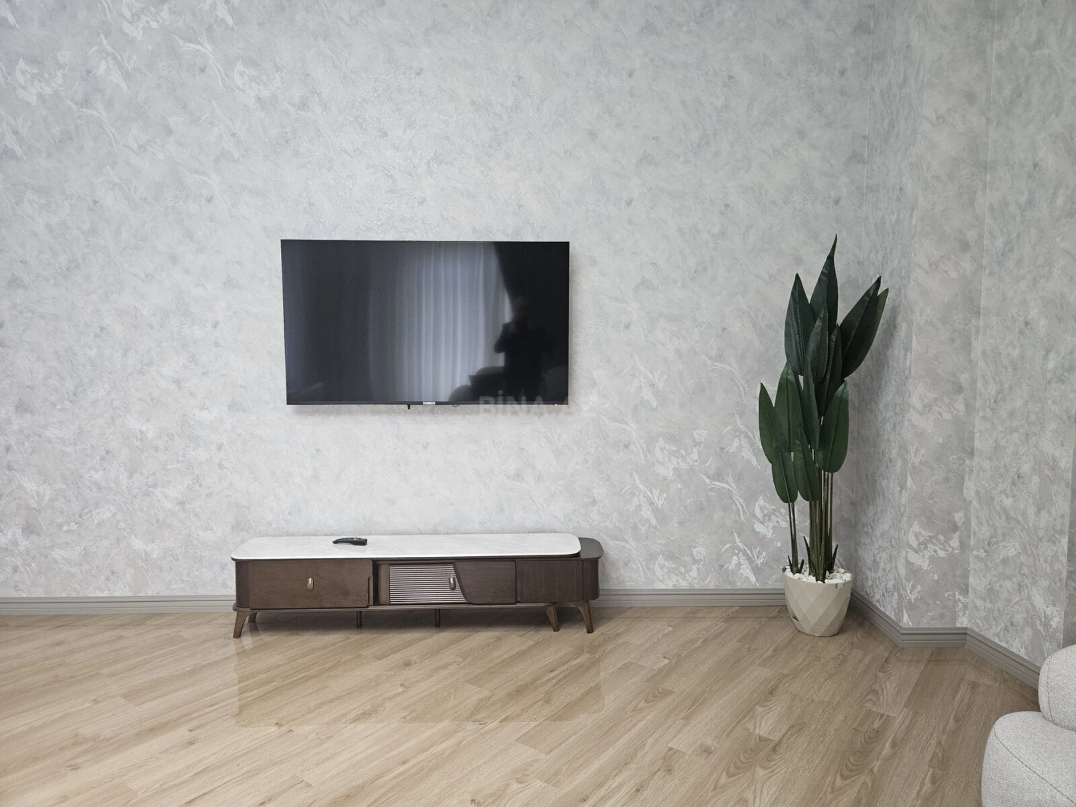 Kirayə verilir 3 otaqlı mənzil 140 m²