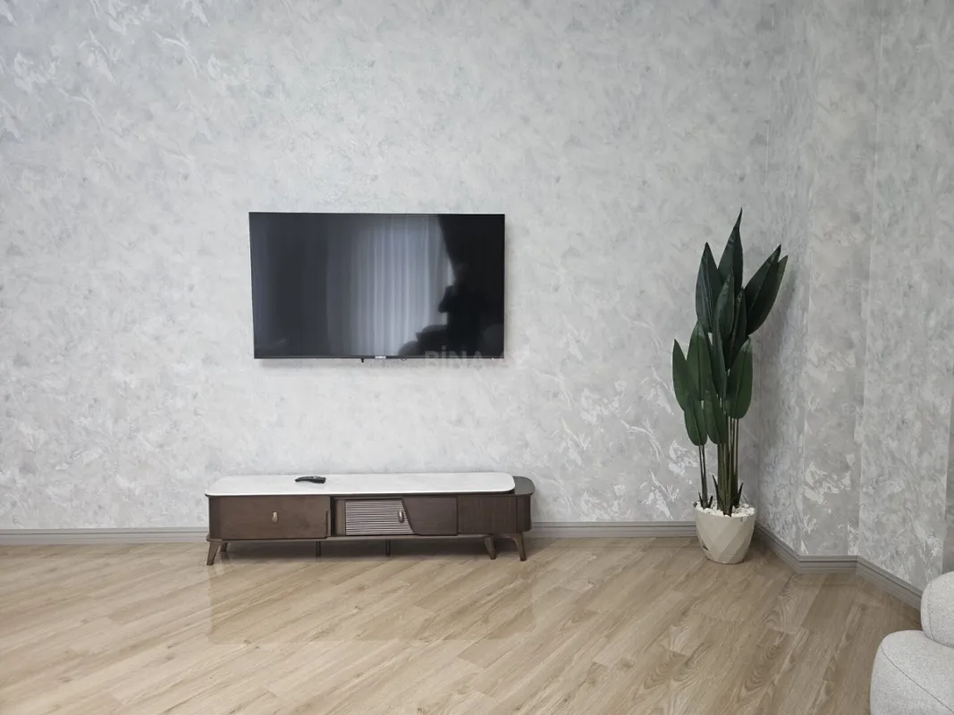 Kirayə verilir 3 otaqlı mənzil 140 m²