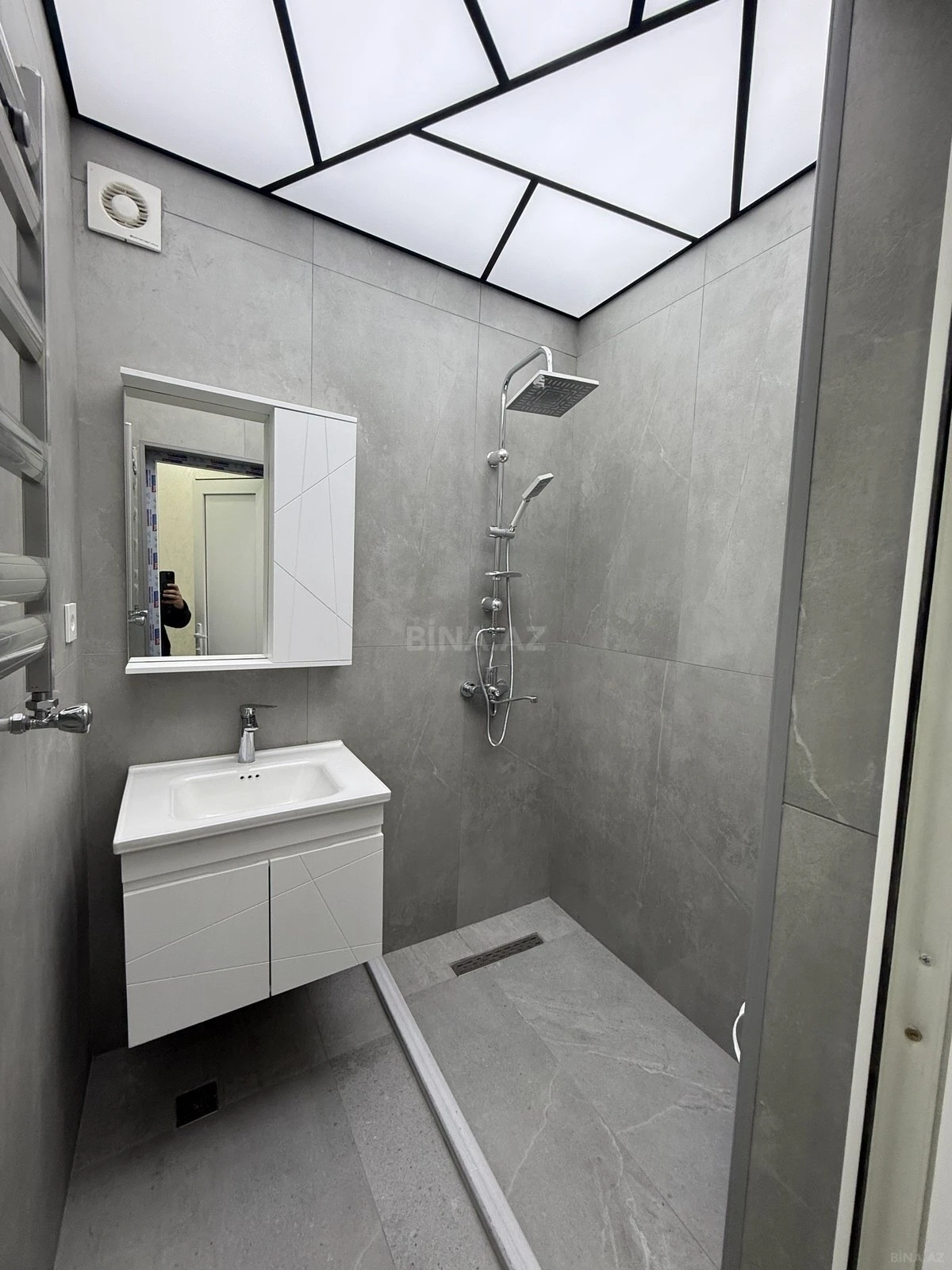 Satılır 2 otaqlı mənzil 68 m²