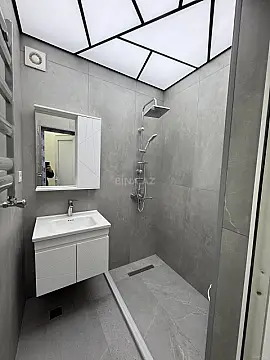 Satılır 2 otaqlı mənzil 68 m²