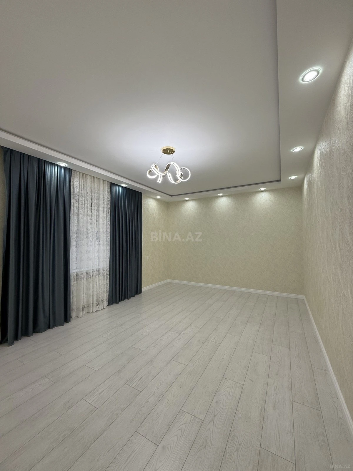 Satılır 2 otaqlı mənzil 68 m²