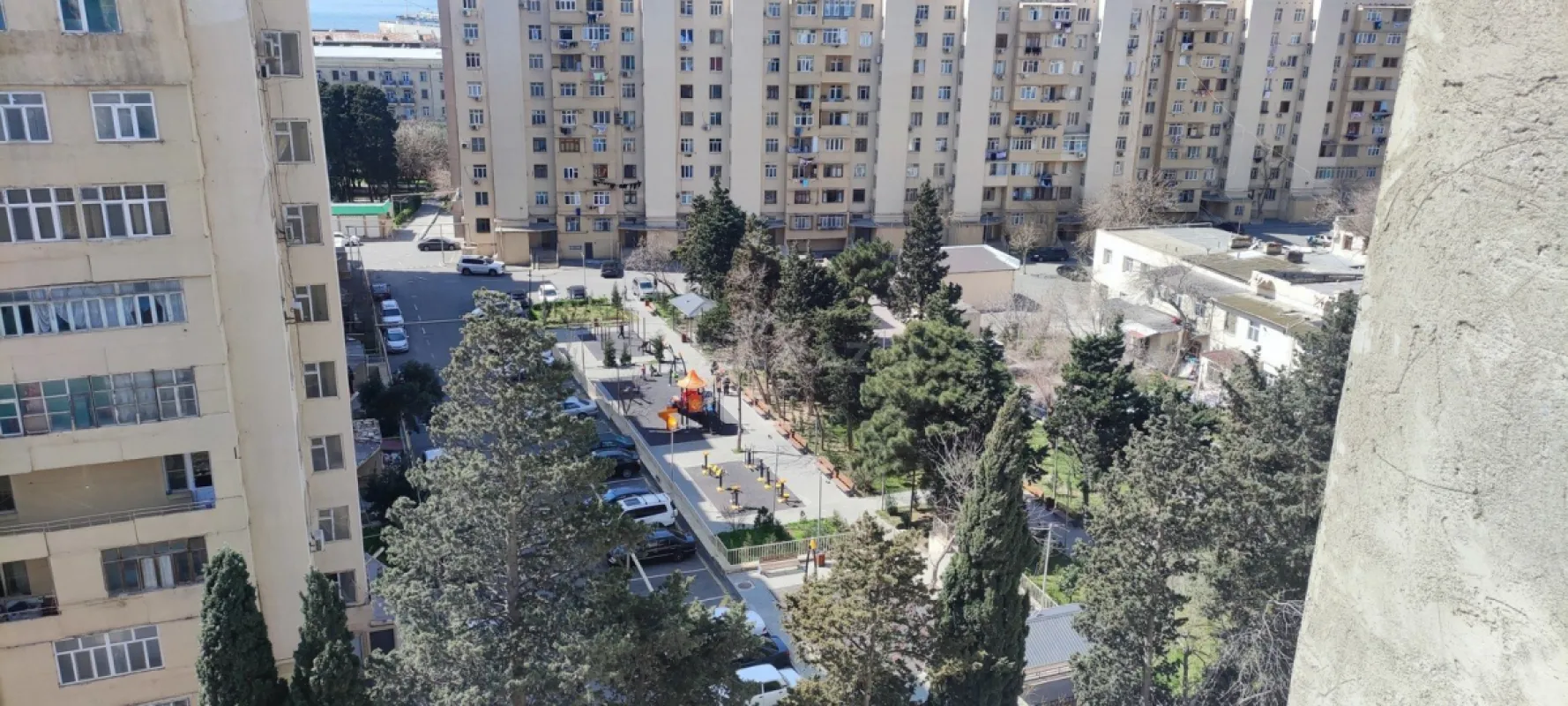 Satılır 2 otaqlı mənzil 74 m²