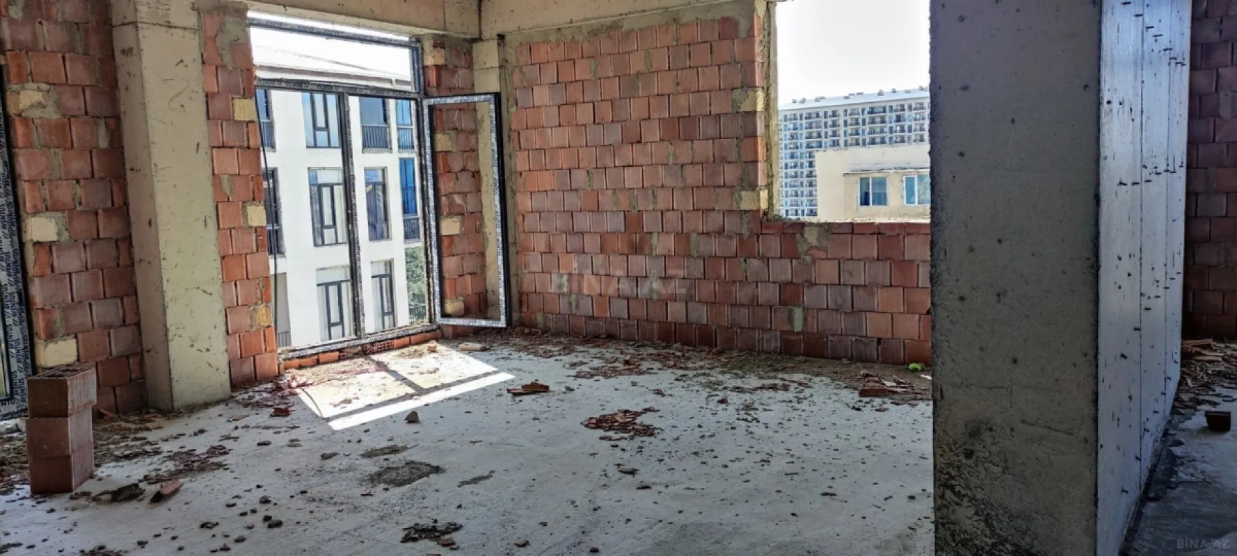 Satılır 2 otaqlı mənzil 74 m²