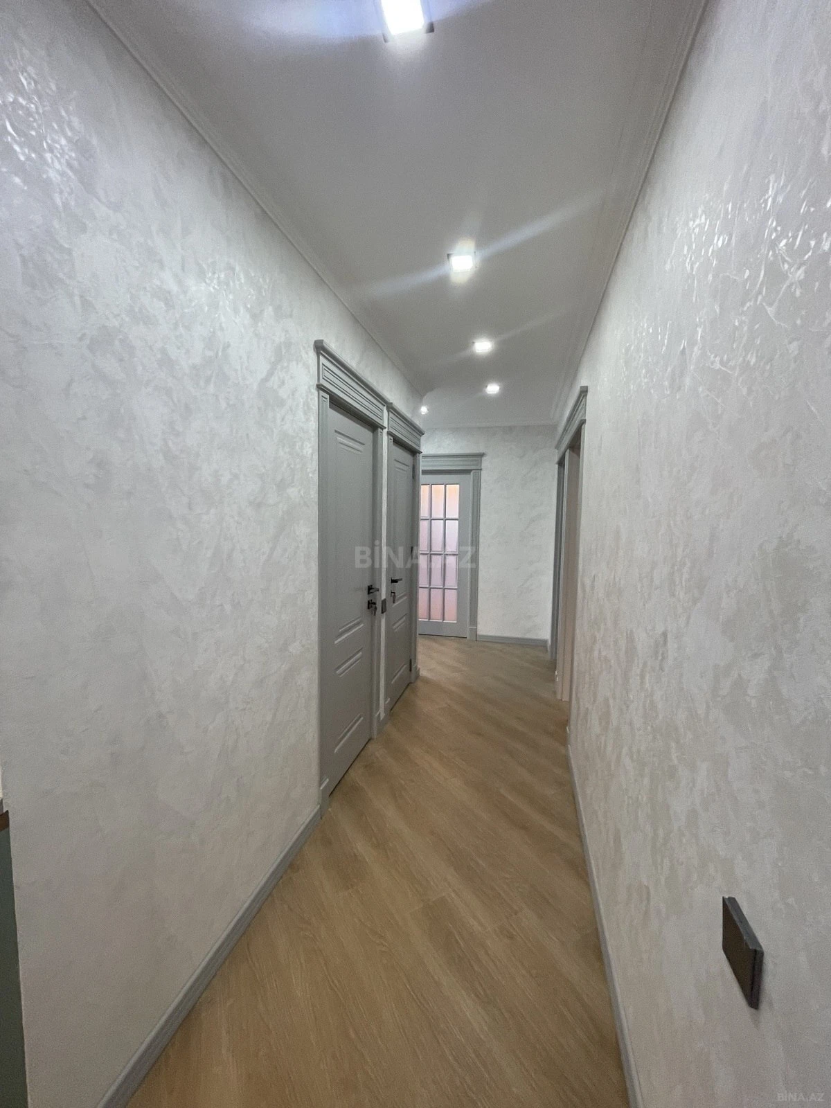 Satılır 4 otaqlı mənzil 100 m²