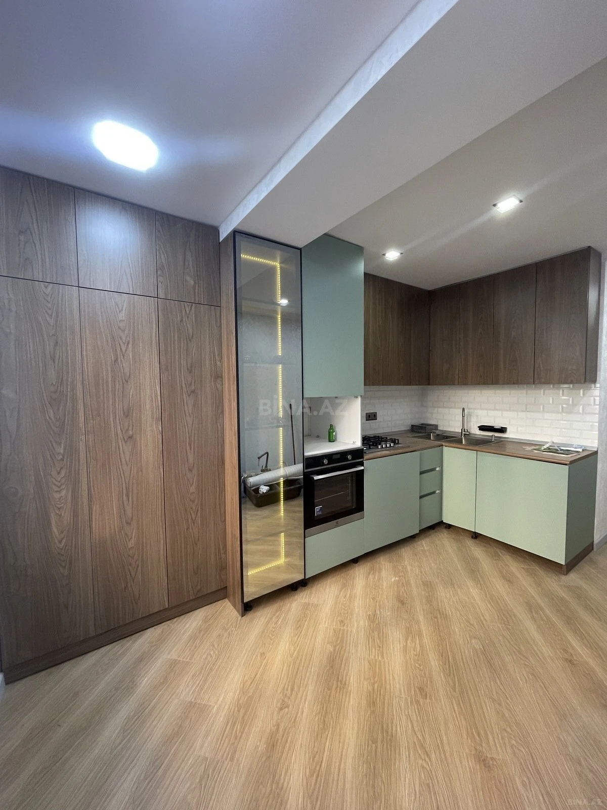 Satılır 4 otaqlı mənzil 100 m²