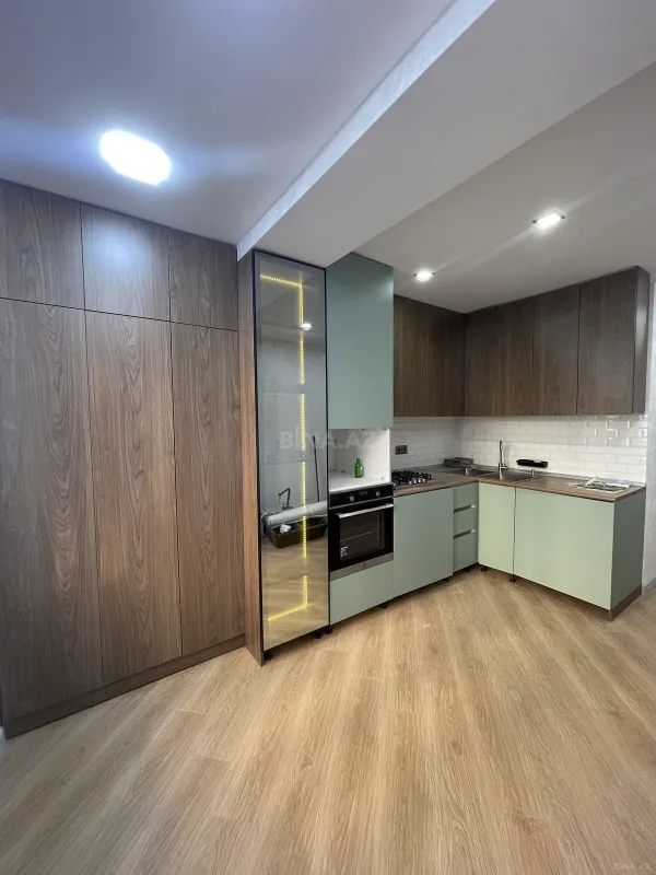 Satılır 4 otaqlı mənzil 100 m²
