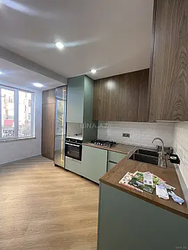 Satılır 4 otaqlı mənzil 100 m²