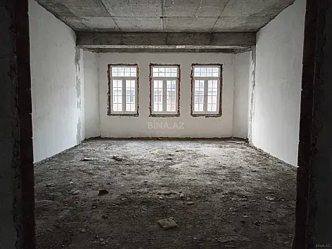 Satılır 5 otaqlı mənzil 250 m²