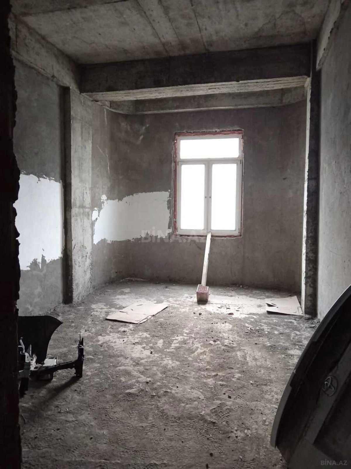 Satılır 5 otaqlı mənzil 250 m²