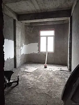 Satılır 5 otaqlı mənzil 250 m²