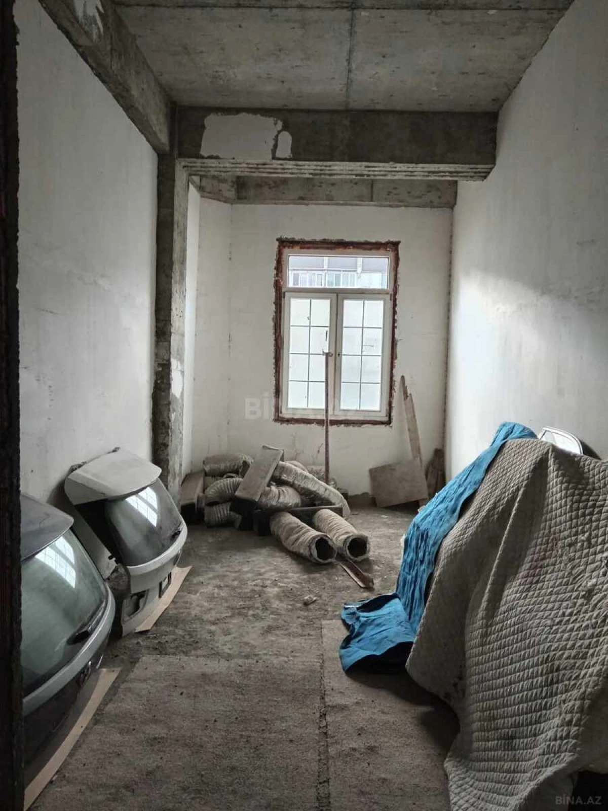 Satılır 5 otaqlı mənzil 250 m²