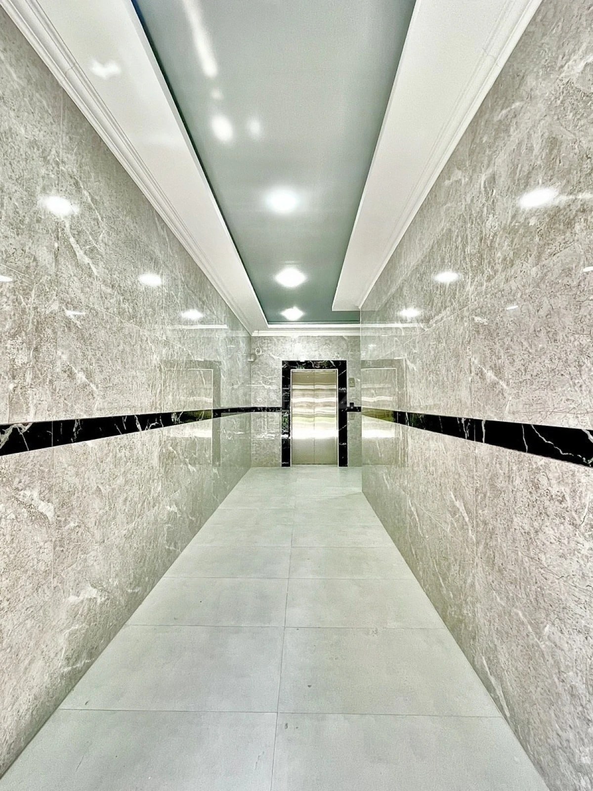 Satılır 3 otaqlı mənzil 126 m²