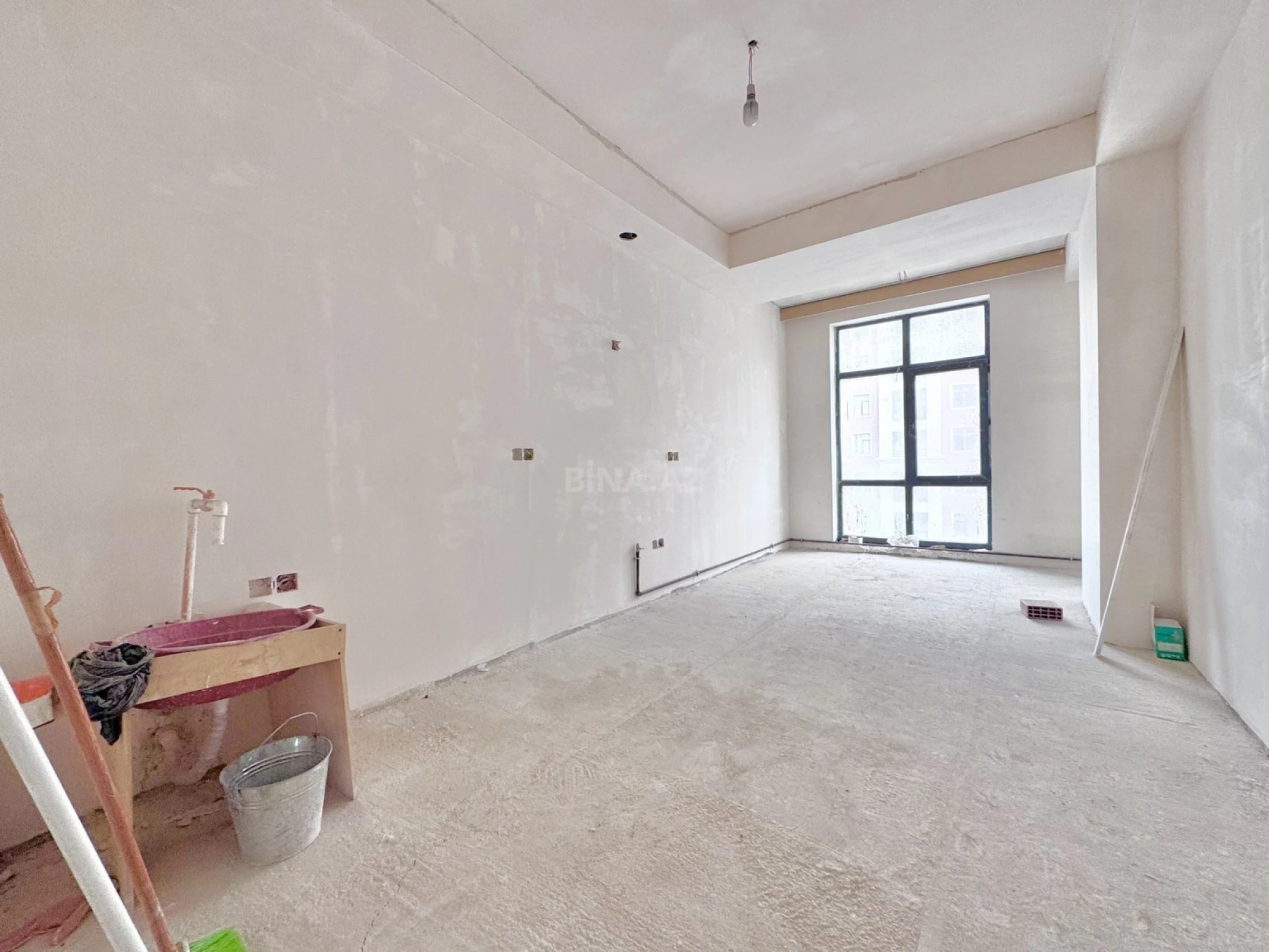 Satılır 3 otaqlı mənzil 126 m²