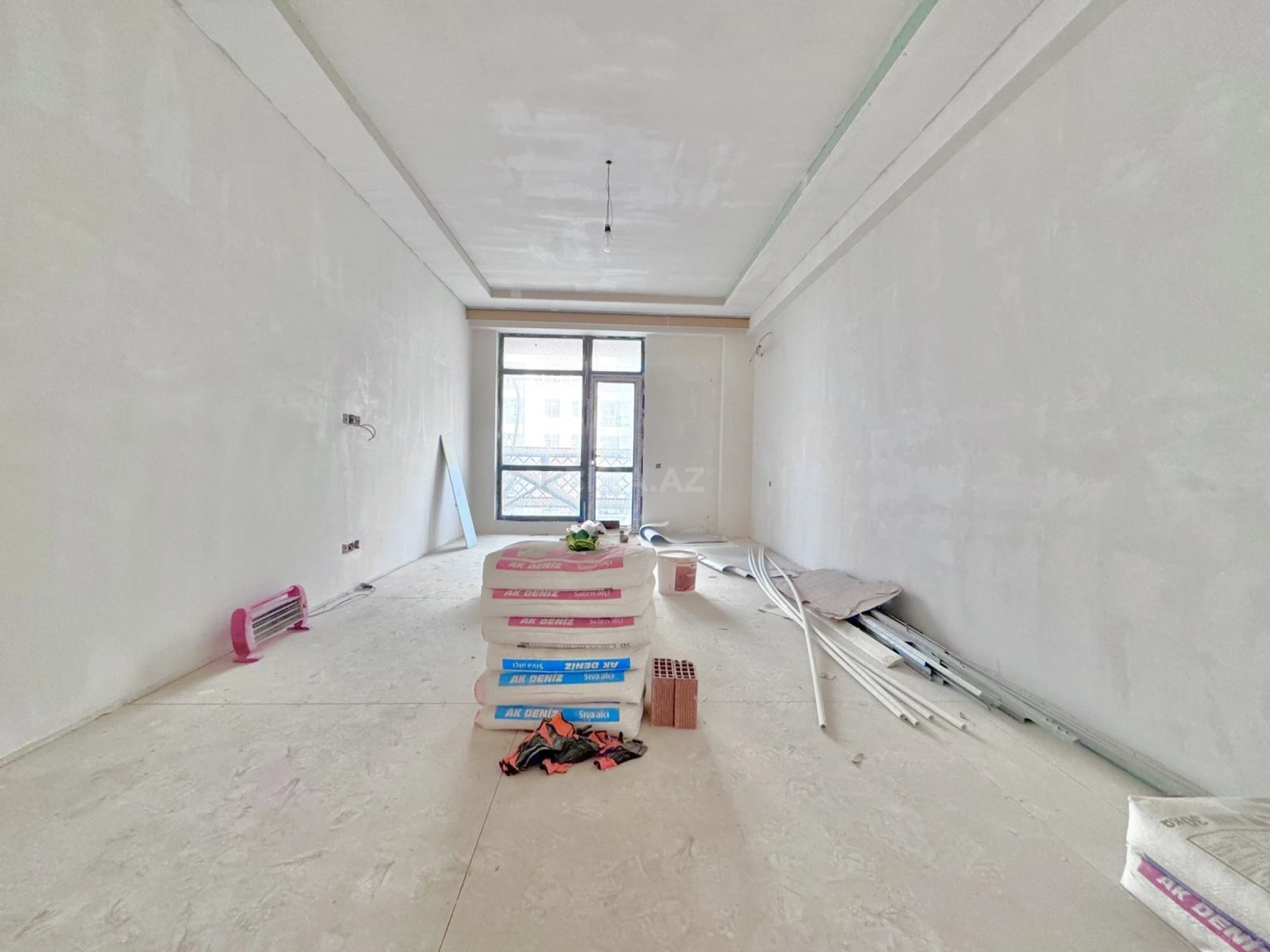 Satılır 3 otaqlı mənzil 126 m²