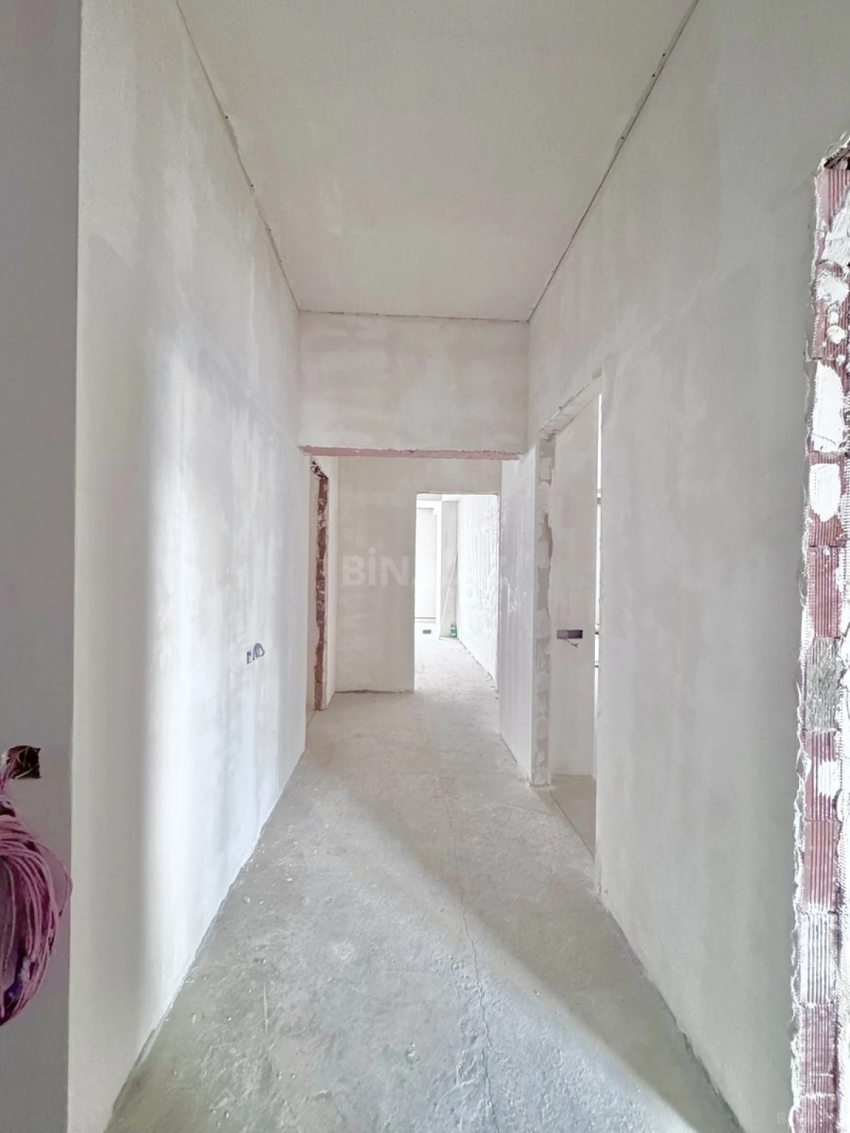 Satılır 3 otaqlı mənzil 126 m²