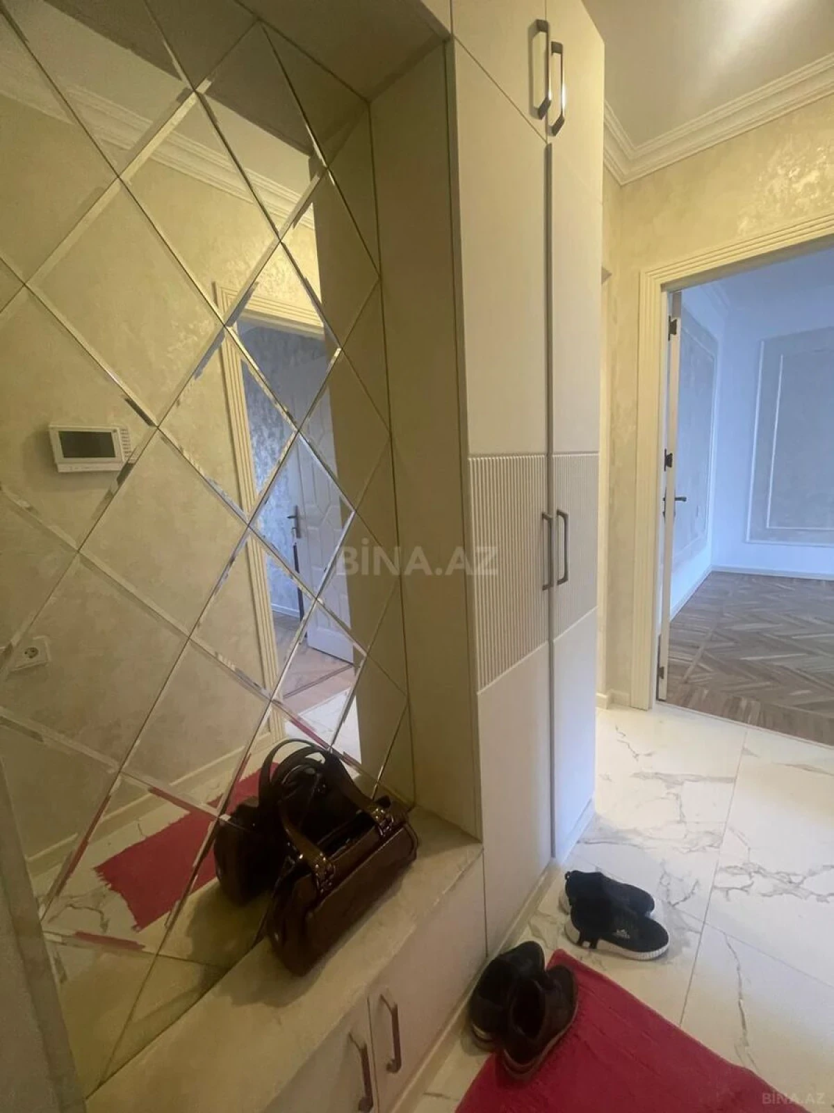 Satılır 3 otaqlı mənzil 80 m²