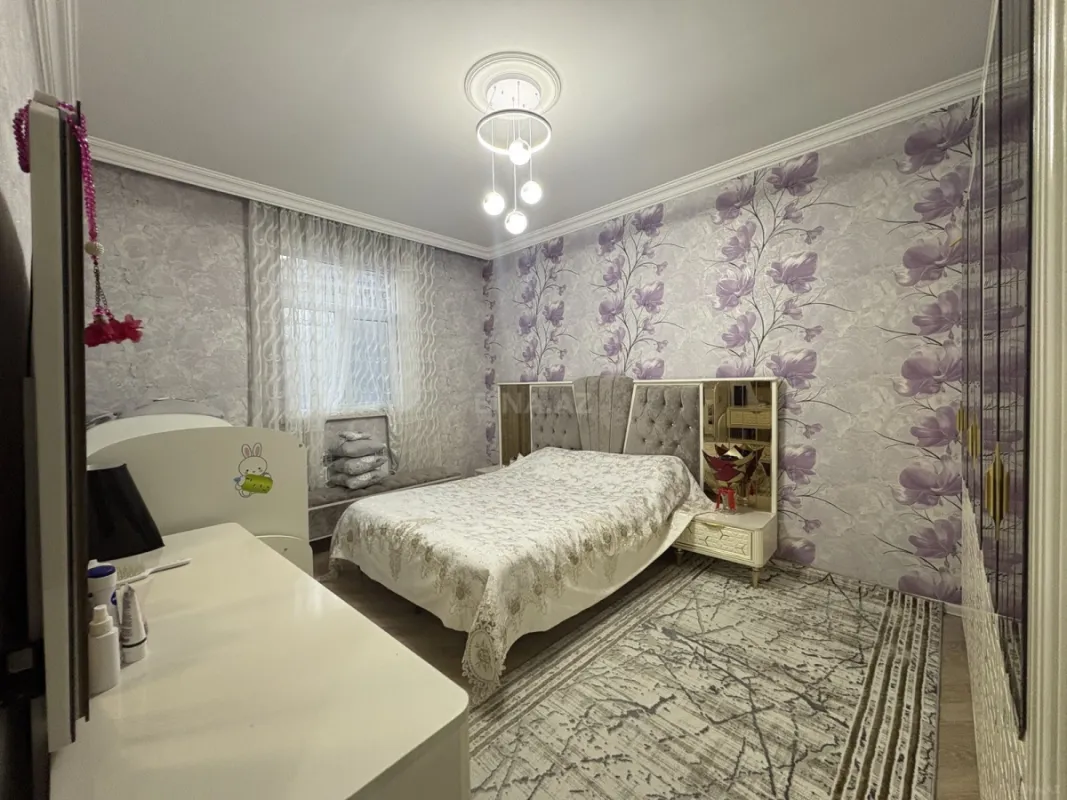 Satılır 4 otaqlı həyət evi 180 m²