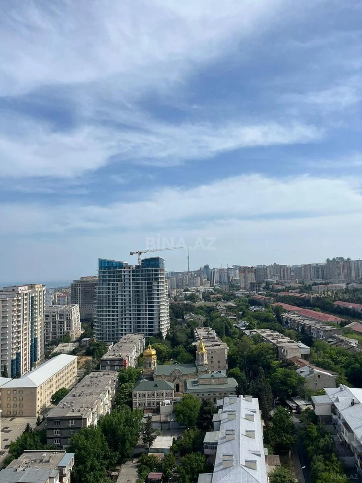 Satılır 4 otaqlı mənzil 140 m²