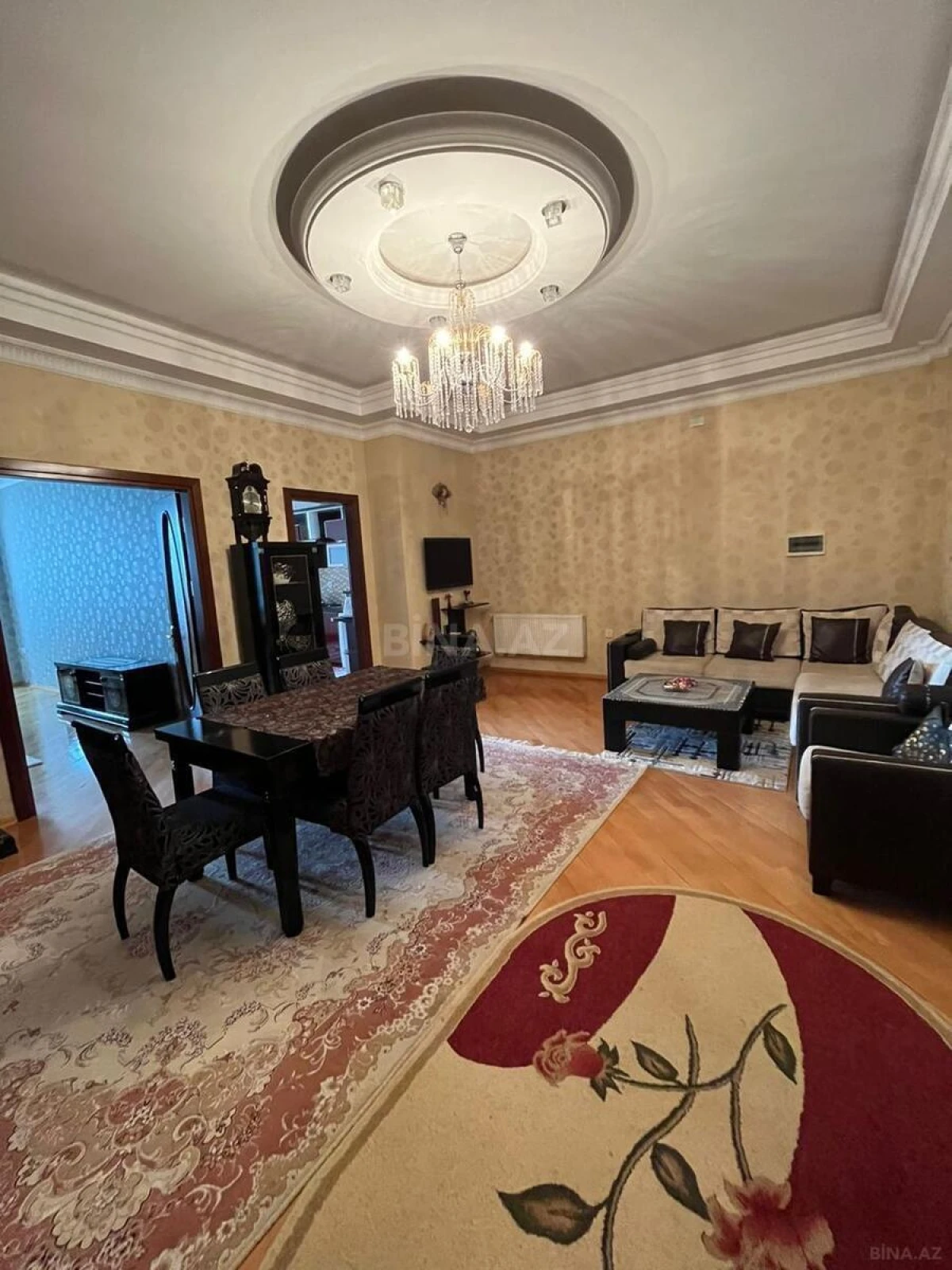 Satılır 4 otaqlı mənzil 140 m²