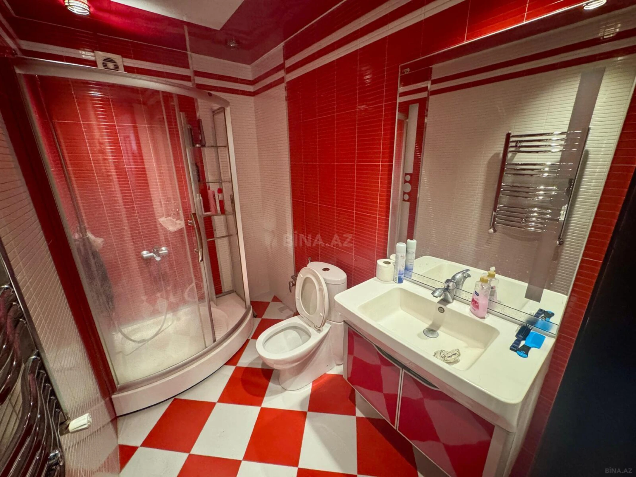 Kirayə verilir 3 otaqlı mənzil 150 m²