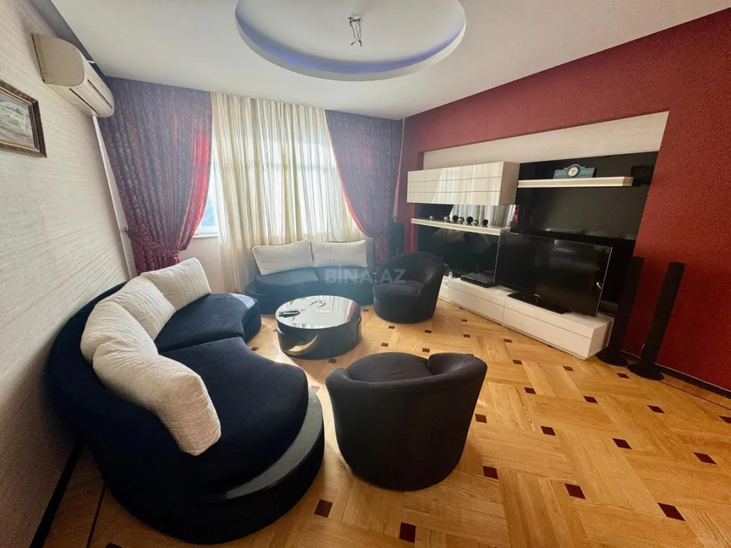 Kirayə verilir 3 otaqlı mənzil 150 m²