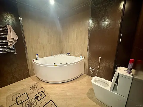 Kirayə verilir 3 otaqlı mənzil 150 m²