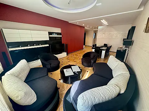 Kirayə verilir 3 otaqlı mənzil 150 m²