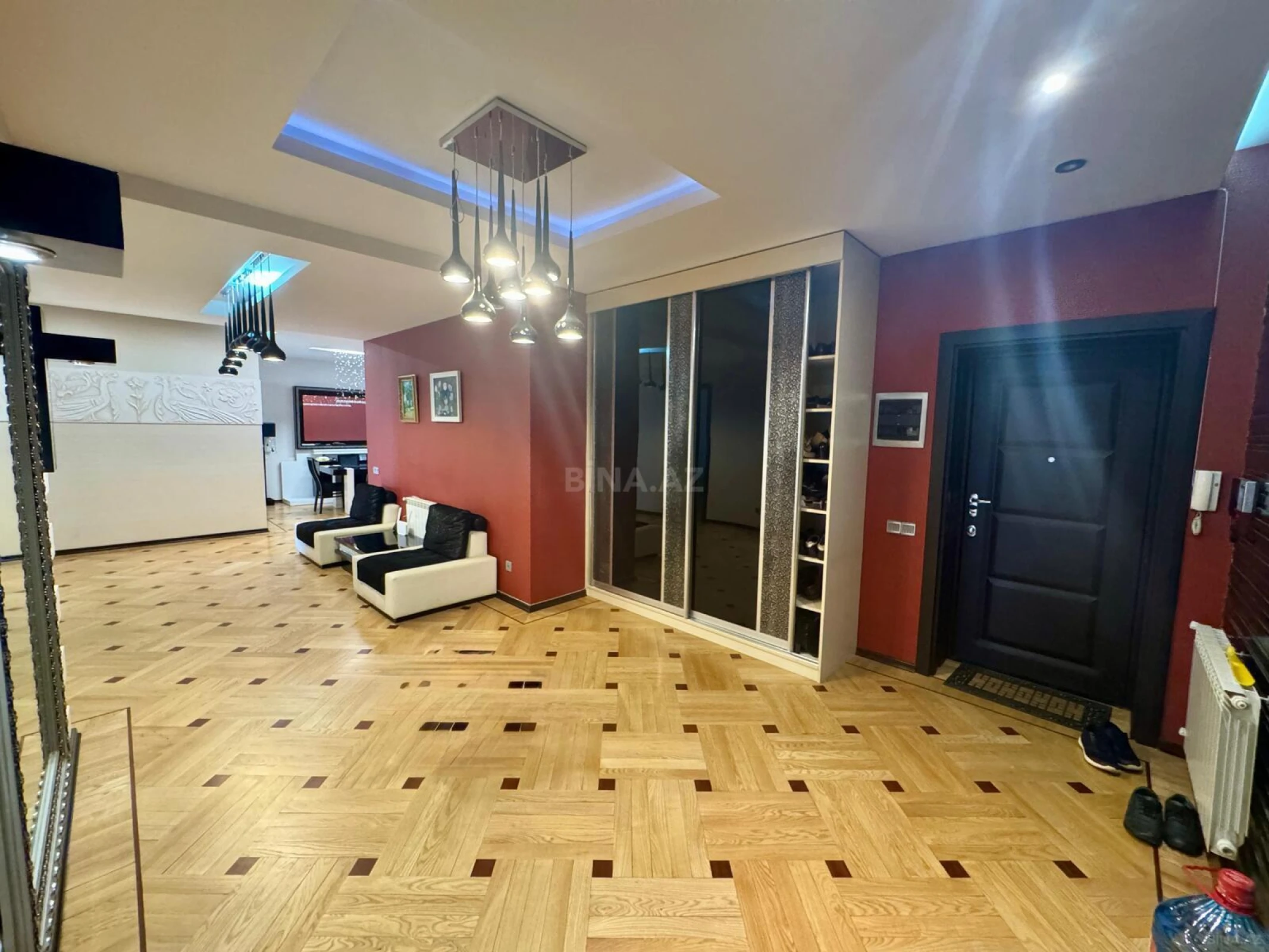 Kirayə verilir 3 otaqlı mənzil 150 m²