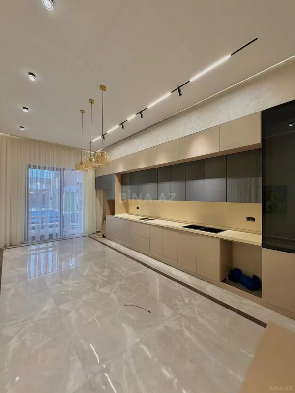 Satılır 5 otaqlı həyət evi 400 m²