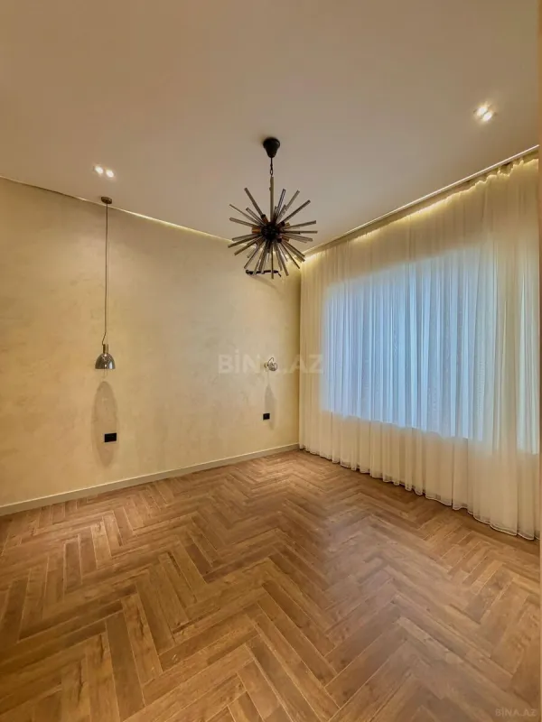 Satılır 5 otaqlı həyət evi 400 m²