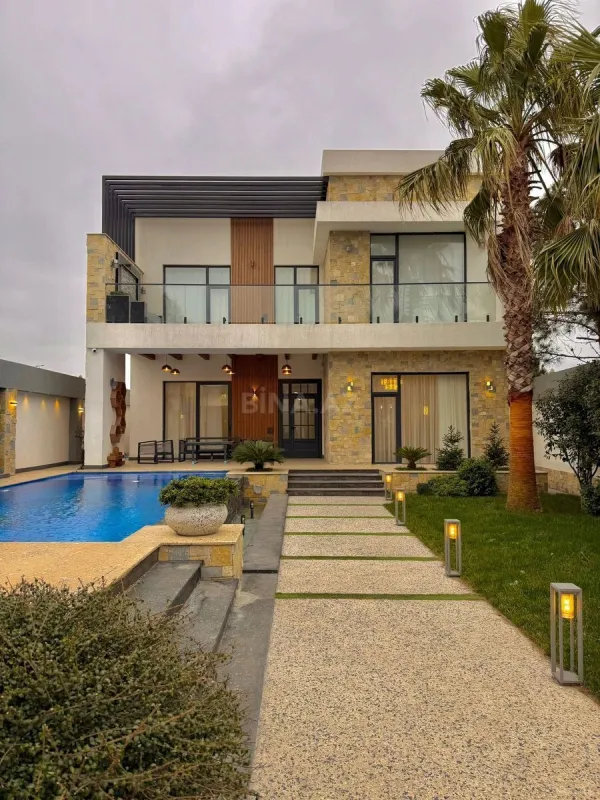 Satılır 5 otaqlı həyət evi 400 m²