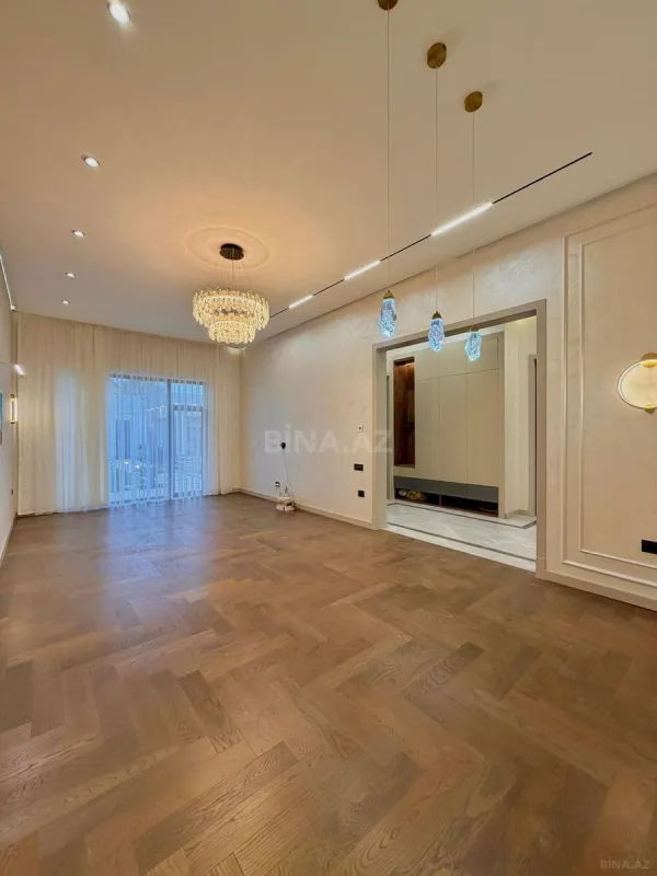 Satılır 5 otaqlı həyət evi 400 m²