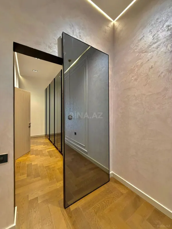Satılır 5 otaqlı həyət evi 400 m²