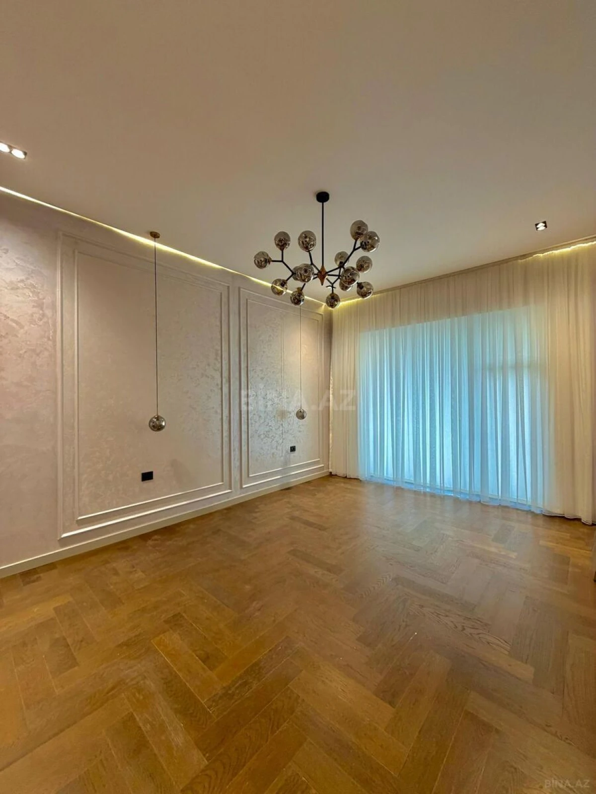 Satılır 5 otaqlı həyət evi 400 m²