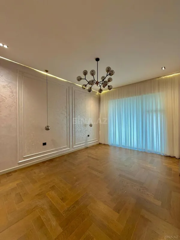Satılır 5 otaqlı həyət evi 400 m²