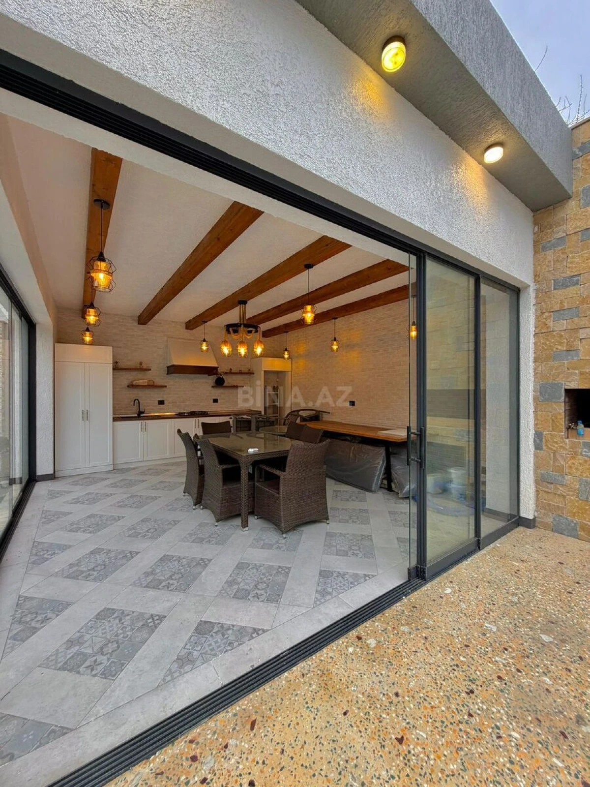 Satılır 5 otaqlı həyət evi 400 m²