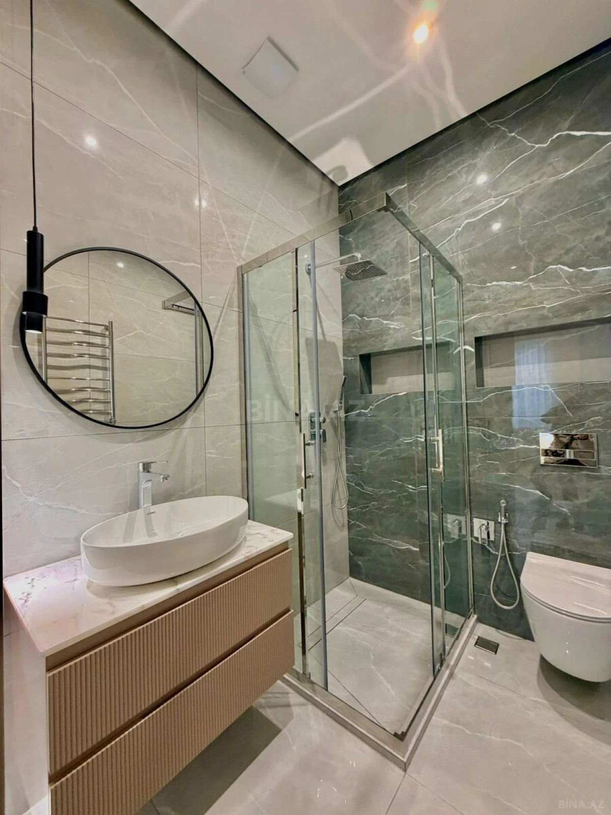 Satılır 5 otaqlı həyət evi 400 m²