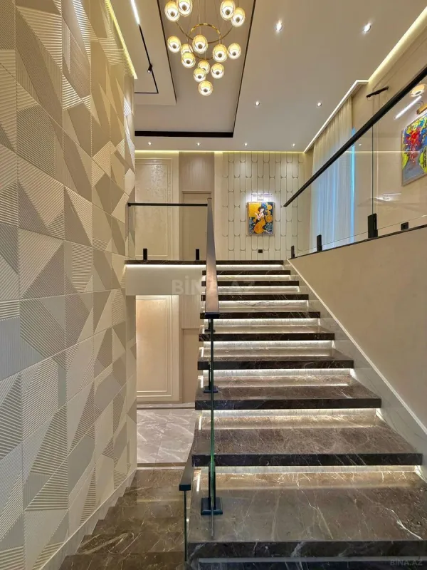 Satılır 5 otaqlı həyət evi 400 m²